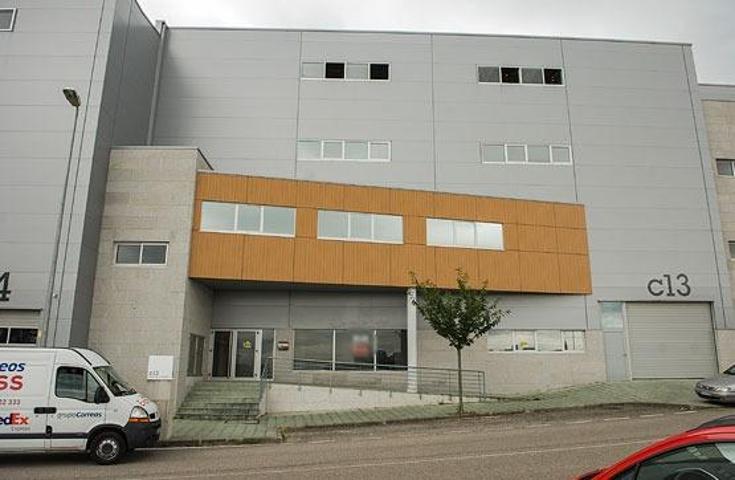 Nave Industrial En venta en Valadares, Vigo photo 0