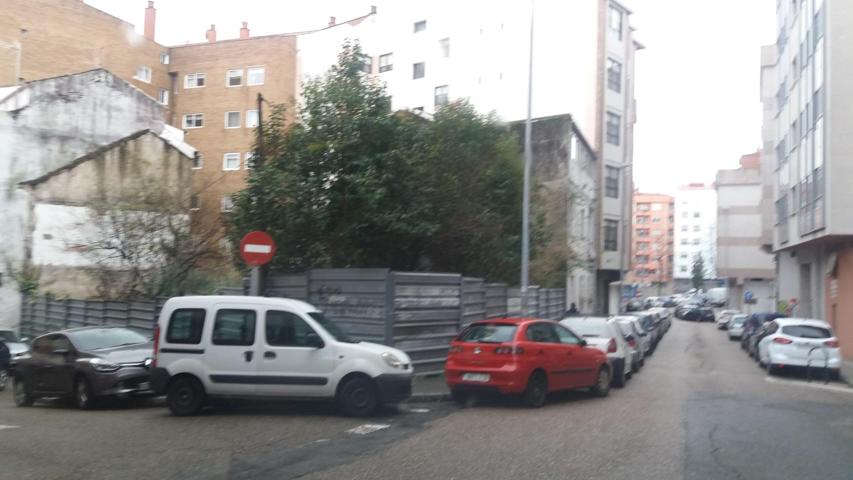 Suelo urbano de 252 m², de uso residencial, en venta en Vigo photo 0