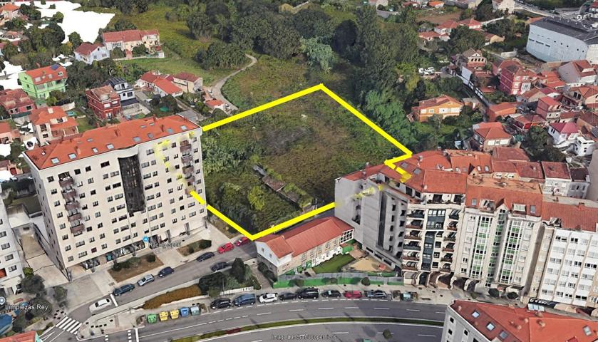 Terreno en venta en Lavadores, Vigo photo 0