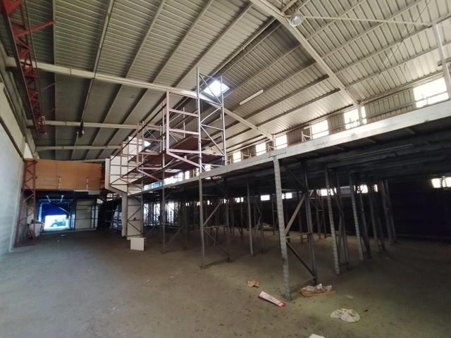¡Oportunidad Única en O Porriño! Nave Industrial de 900 m² photo 0