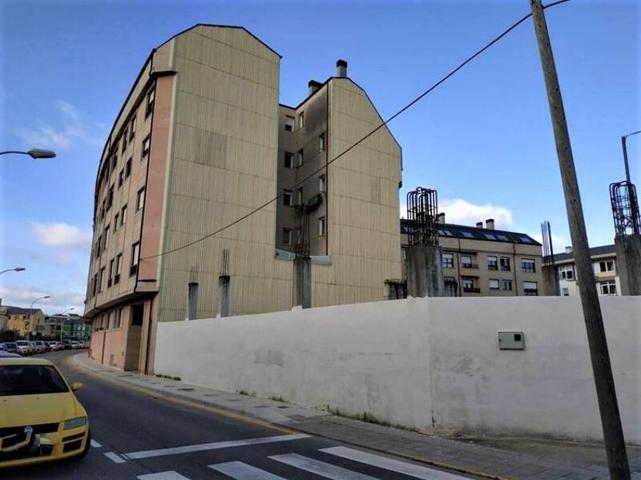 Unifamiliar Pareada En venta en Castelao 1, Burela photo 0