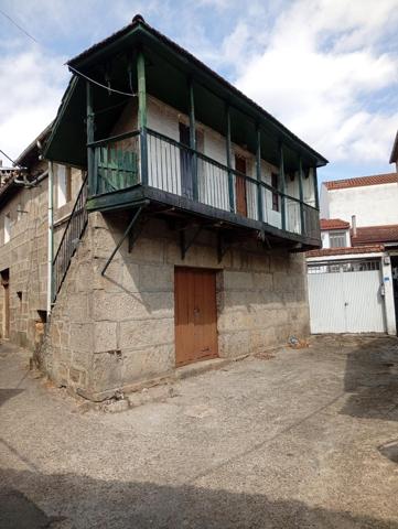 Casa en Monterrei: Oportunidad de reforma en un entorno tranquilo photo 0