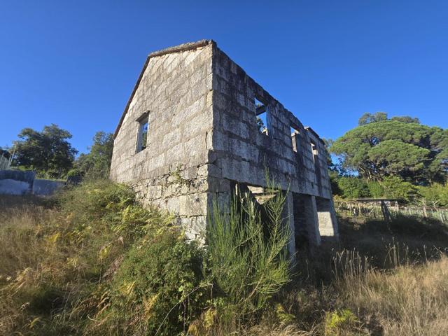 Oportunidad Única en Meis: Casa para Reformar con Vistas Espectaculares photo 0