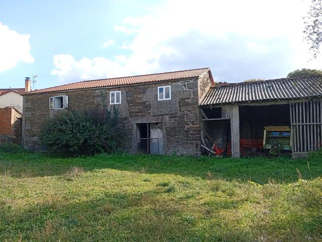 Oportunidad de Inversión: Casa en Lalín con Amplio Terreno photo 0