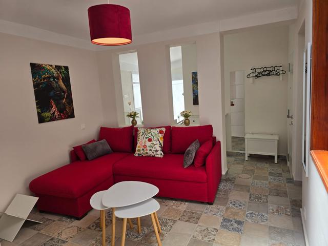 Se vende un apartamento único y encantador de 2 dormitorios en Icod de los Vinos, la joya verde del norte de Tenerife. photo 0