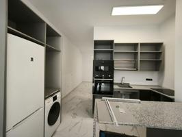 Apartamento moderno en alquiler con luz y agua incluidas photo 0