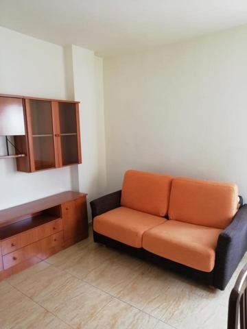 Precioso apartamento de dos dormitorios muy luminoso y ventilado sin muebles photo 0