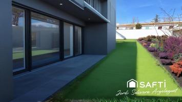 TERRENO MUY BIEN UBICADO EN UNA EXCELENTE URBANIZACIÓN EN L'ESCALA. photo 0