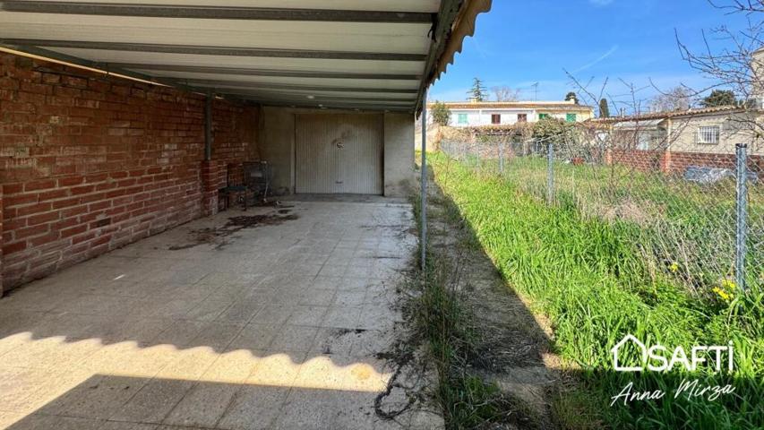TERRENO MUY BIEN UBICADO EN UNA EXCELENTE URBANIZACIÓN EN L'ESCALA. photo 0