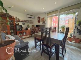 Piso con Balcón en Venta en Mollet photo 0