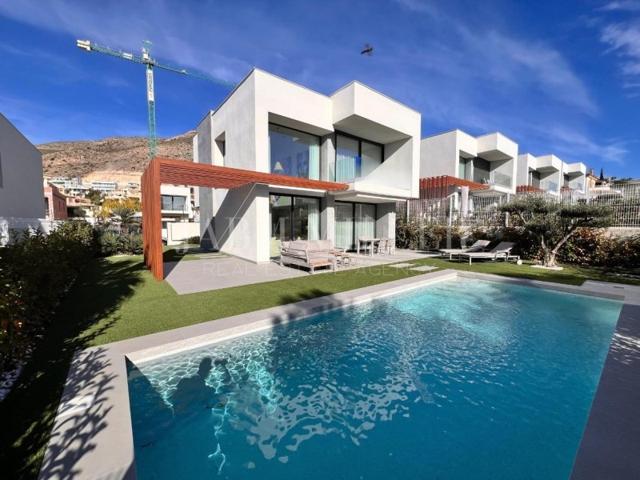 Villa En venta en Finestrat photo 0