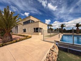 Villa En venta en Yecla photo 0