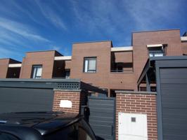 Chalet adosado en alquiler photo 0
