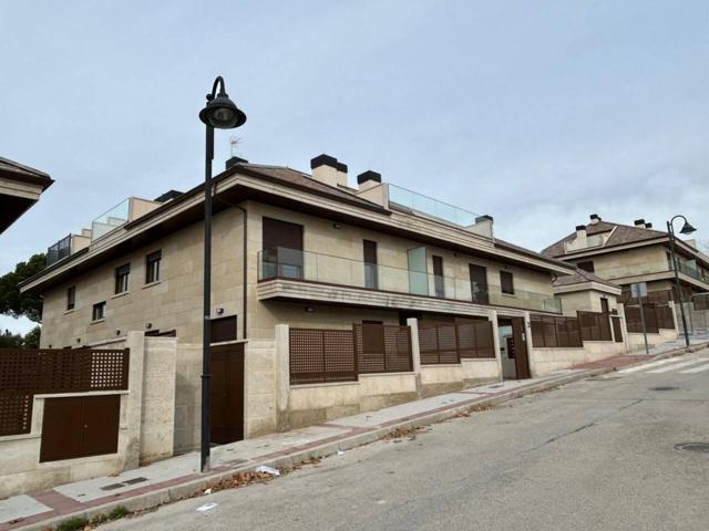 PISO DE 3 DORMITORIOS CON TERRAZA, GARAJE Y TRASTERO photo 0