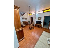 Casa terrera en venta en el centro de Chío – 150 m² con garaje y azotea edificable photo 0