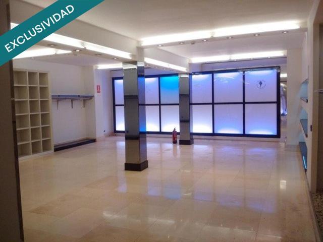 Amplio Local comercial en zona exclusiva de Barcelona photo 0