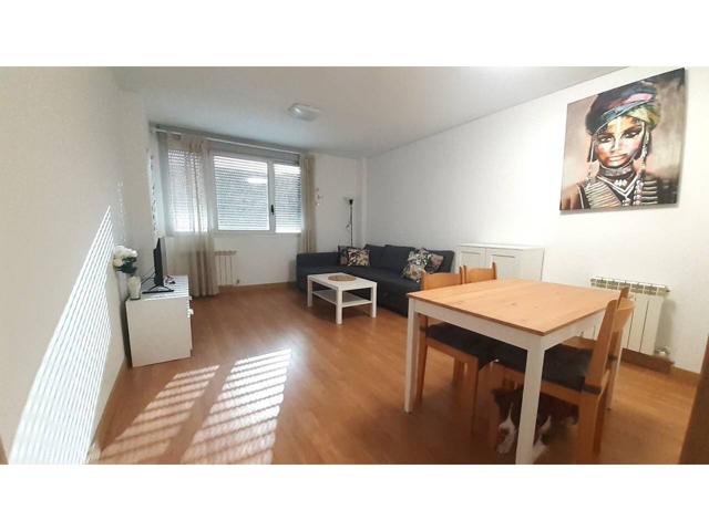 ¡Descubre este encantador piso de 2 dormitorios en una zona privilegiada! photo 0