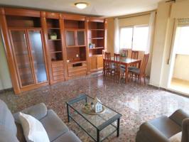 GLOBAL MÖLLER vende Amplia Vivienda + Garaje en Calle Doctor Lopez Ibor nº 1. photo 0