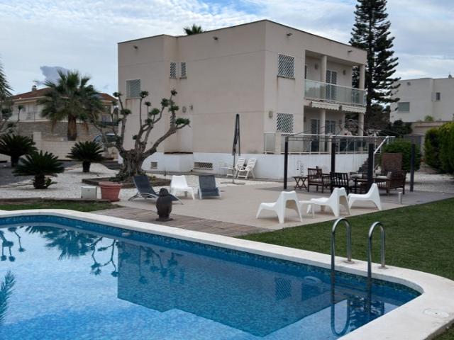 Villa En venta en Alicante - Alacant photo 0
