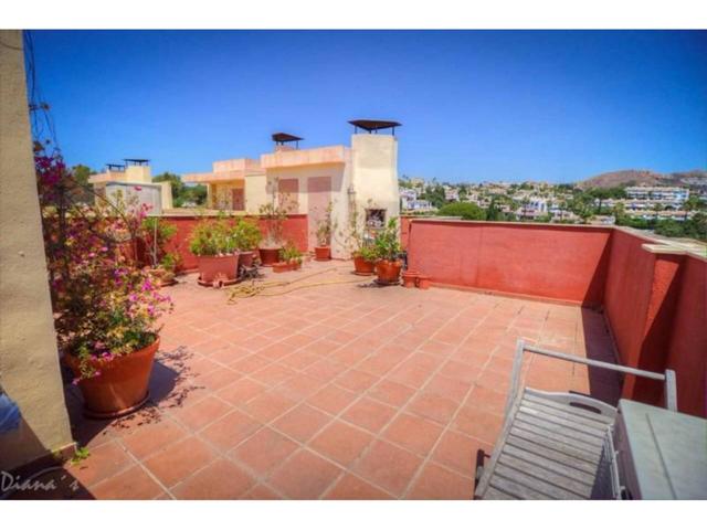 Ático en venta en Calahonda, Mijas photo 0