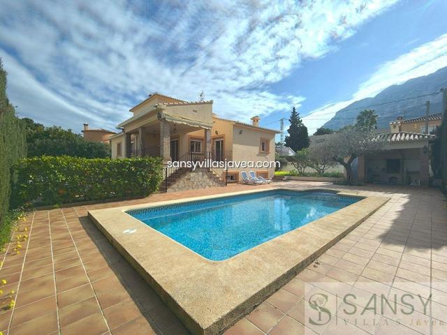 Villa En venta en Denia, Dénia photo 0