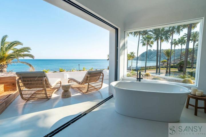 Villa En venta en Cala Blanca, Jávea-Xàbia photo 0