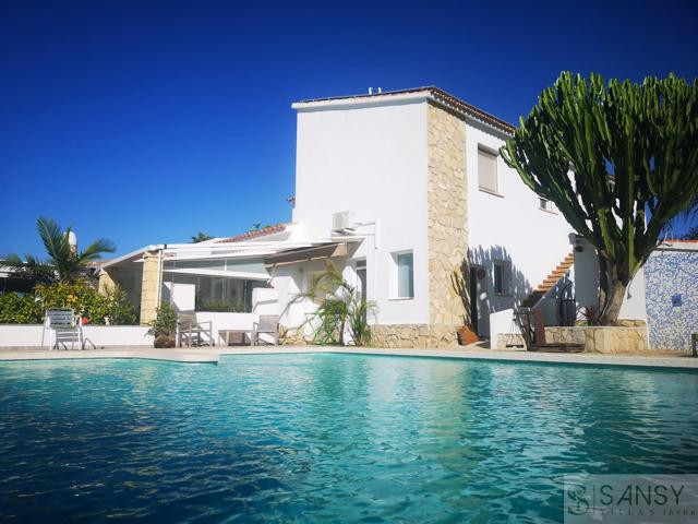 Villa En venta en Galeretes, Dénia photo 0