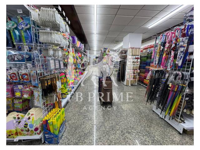 Bazar en traspaso en Riu, Santa Coloma de Gramenet photo 0
