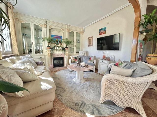 Villa En venta en Torrevieja photo 0