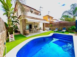 Villa En venta en La Pobla de Vallbona photo 0