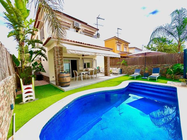 Villa En venta en La Pobla de Vallbona photo 0