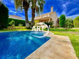 Villa En venta en L'Eliana photo 0
