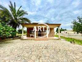 Villa En venta en Vilamarxant photo 0
