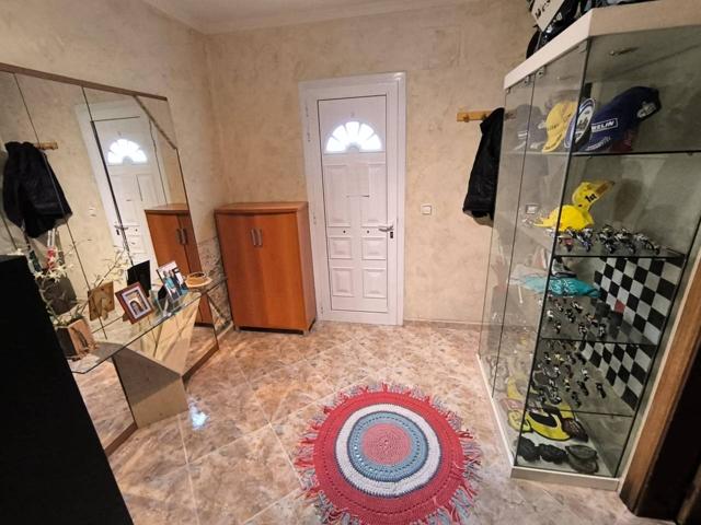 Chalet adosado en venta en calle de Pajares photo 0