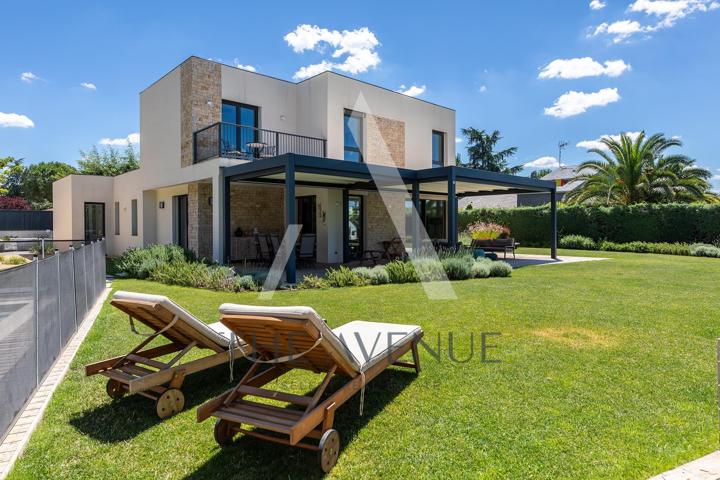 Nuevo chalet de diseño en venta en la Urbanización del Olivar de Mirabal Boadilla del Monte (Madrid) photo 0