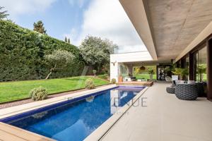 Espectacular chalet Independiente en Urbanización Valdecabañas de Boadilla del Monte Madrid photo 0