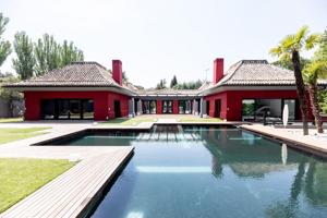 Excepcional chalet independiente en venta en La Moraleja photo 0