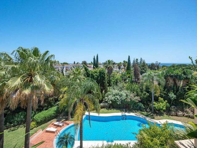 Apartamento a la venta en la Milla de Oro Marbella photo 0