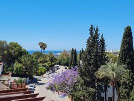 Apartamento dúplex reformado en venta en la Milla de Oro Marbella photo 0