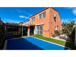 Villa En venta en Sant Pere Pescador photo 0