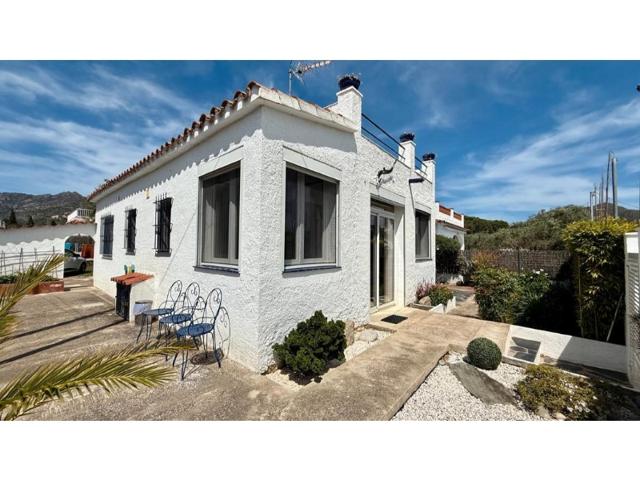 Villa En venta en Roses photo 0