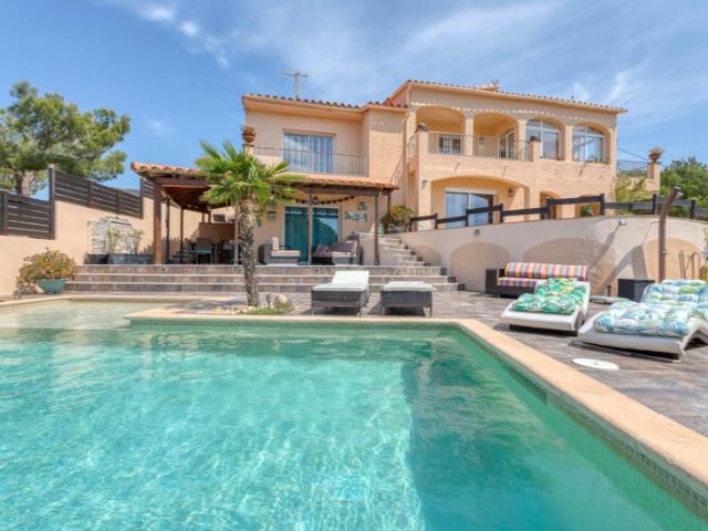 Casa En venta en Roses photo 0