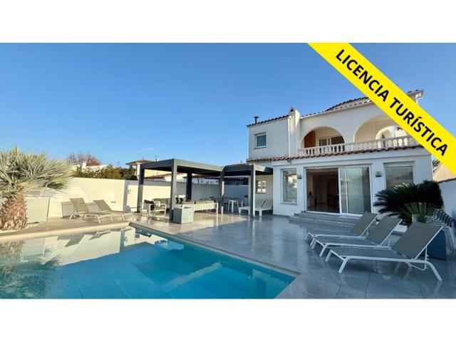 Casa En venta en Empuriabrava photo 0