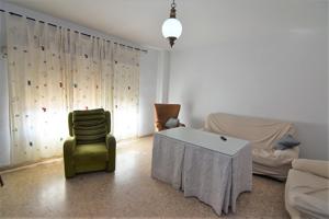UNA HABITACIÓN LIBRE SOLO PARA CHICAS photo 0