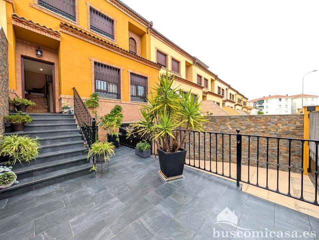 Preciosa casa en calle Valenzuela. photo 0