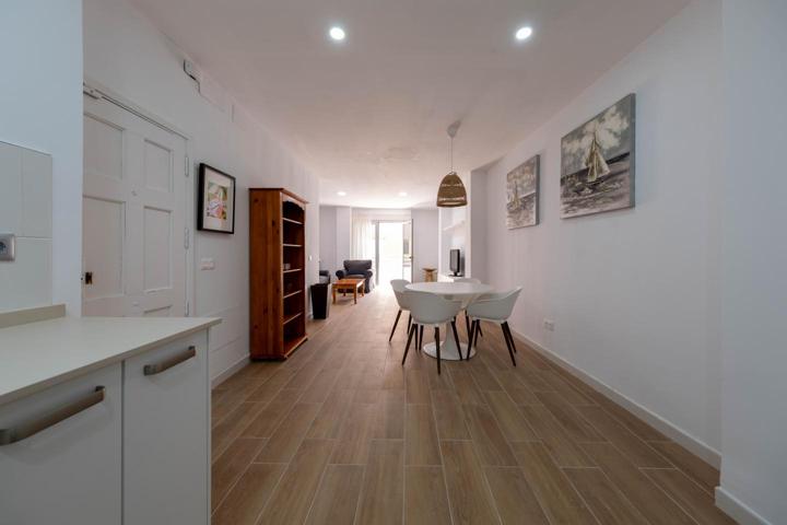Piso en alquiler en Arenales photo 0
