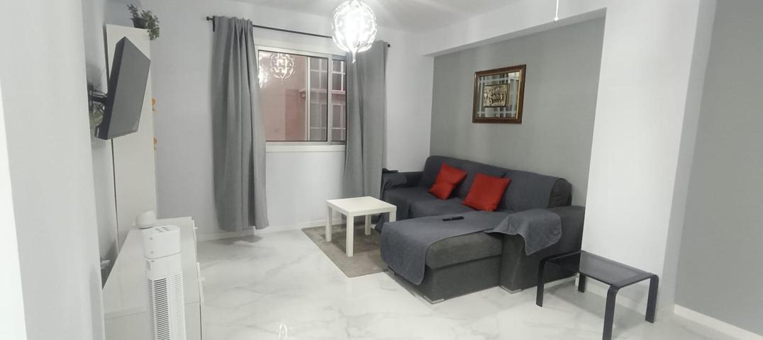 Piso en alquiler en Las Palmas de Gran Canaria de 55 m2 photo 0