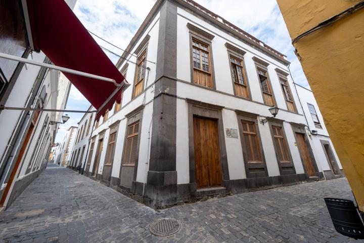 Casa - Chalet en venta en Las Palmas de Gran Canaria de 400 m2 photo 0