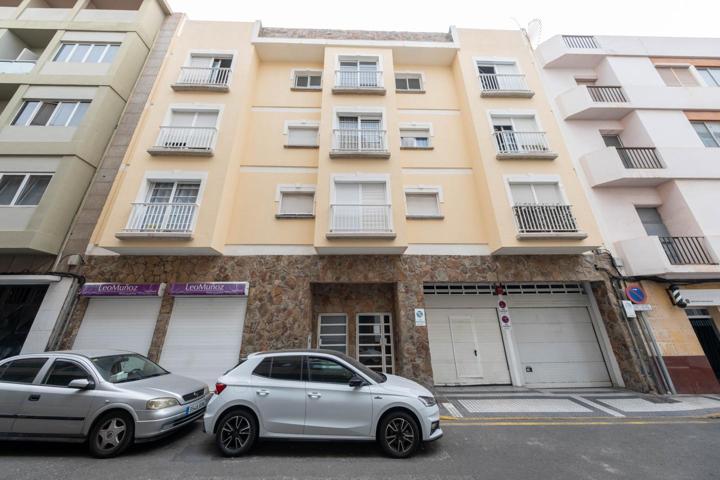 Local en venta en Las Palmas de Gran Canaria de 195 m2 photo 0
