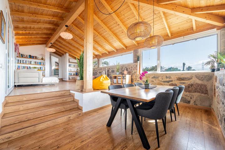 TERRENO 37.000 m2 - UBICACIÓN PRIVILEGIADA - VIVIENDA 266 m2 - ZONA EVENTOS 400 m2 - 1 APARTAMENTO INDEPENDIENTE 45 m2- 1 ESTUDIO DE 45 m2 - CALIDAD D photo 0